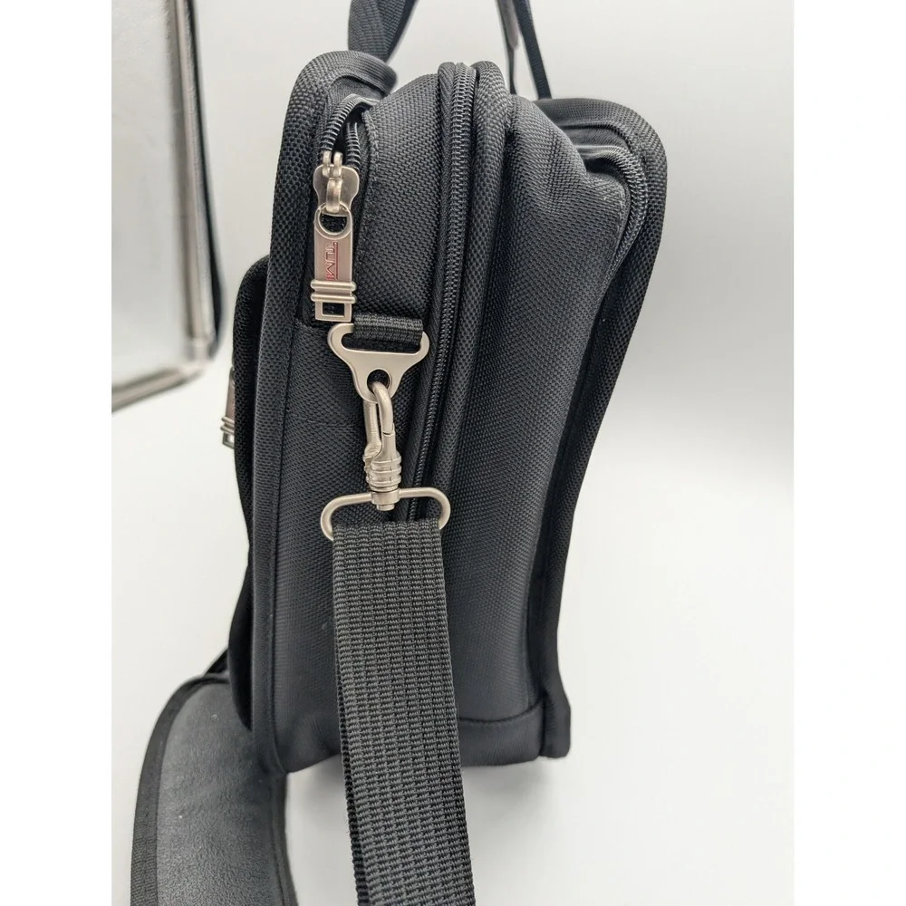 Tumi Black Ballistic Nylon Expandable Laptop Briefcase Messenger Bag 26141D4